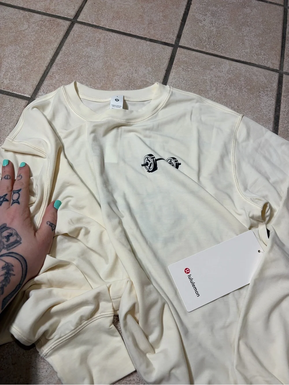NWT Lululemon Barbell Baddie Jersey Training Long Sleeve Graphic Coconut Ivory 4